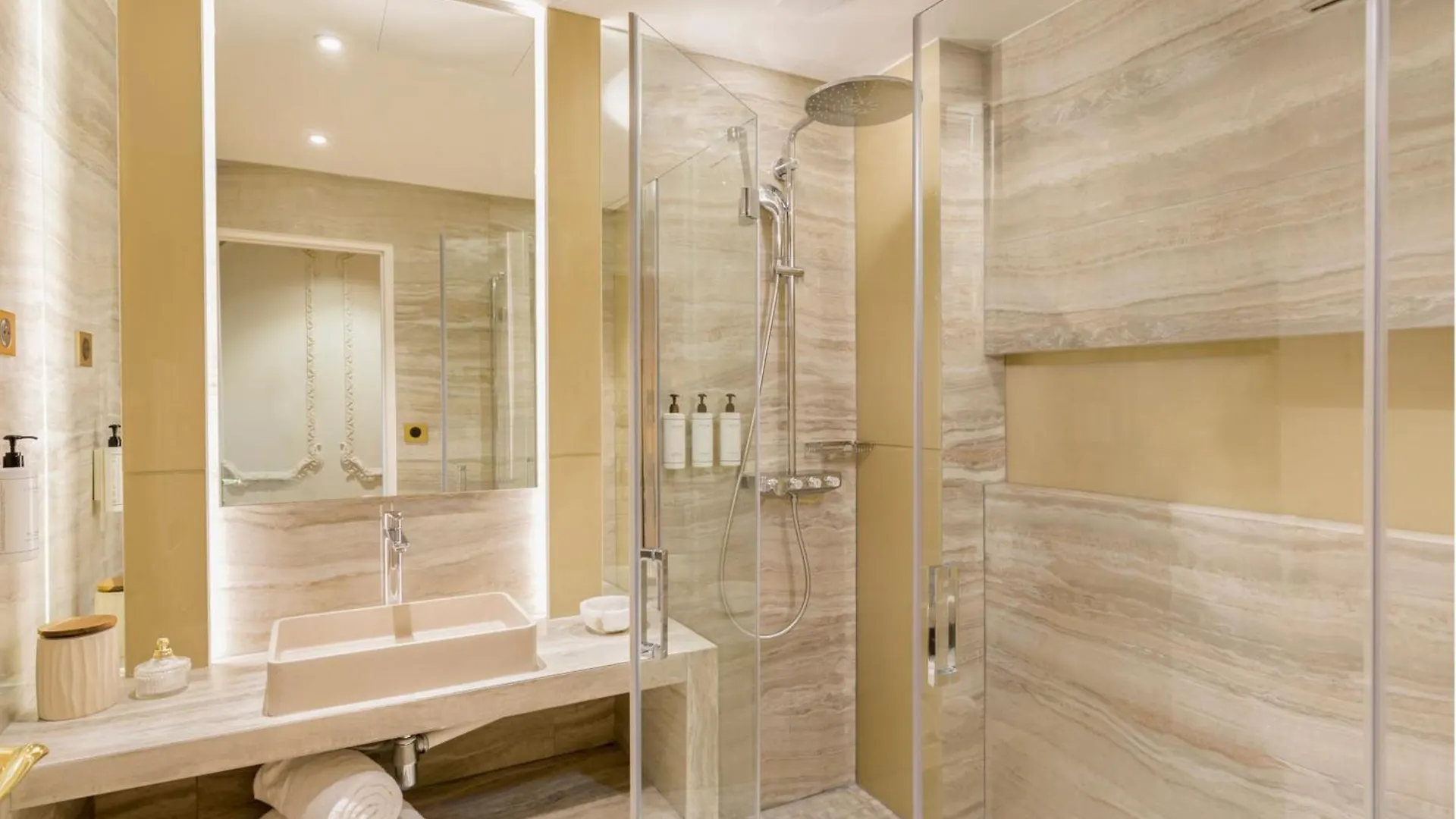 Merveil - Signature Suite-Champs Elysees- Marignan باريس شقة